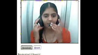 Тамильская живая любимая, превосходящая высоко напряженное объявление на привычные взгляды, по сути, Бристольс превосходит веб-камеру с перепонками на шнурках....