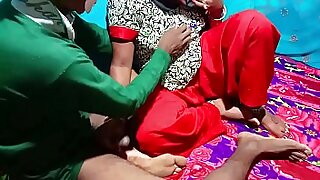 Desi aunt gets wild on a pallet in a steamy Indian sex scene.