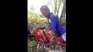 Bhabi enjoys outdoor sex with horny lover