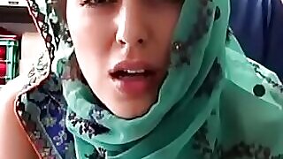 Arab aunty in saree gets passionate with younger man.