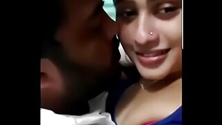भारतीय लड़की बड़े स्तन के साथ हो जाता है शादी की और गड़बड़
