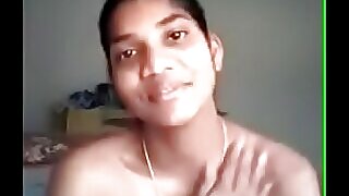 एक गाँव की लड़की का शहर के एस्कॉर्ट के साथ भावुक मुठभेड़ एक मनोरम तेलुगु वीडियो में तीव्र, भावुक सेक्स की ओर ले जाती है।