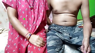 Uma mulher indiana se entrega a sexo hardcore com um casal apaixonado, mostrando suas habilidades e aproveitando tudo.