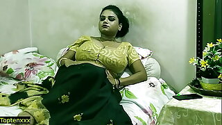Irmãs indianas de fraternidade se aproximam e têm sexo intenso, paus não circuncidados e bhabhi vestida de sari.