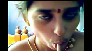 Mãos indianas inexperientes causam prazer intenso neste vídeo erótico, deixando os espectadores desejando mais. Um must-watch para aqueles que amam isso selvagem.