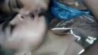 Desi teen masturbates with brush in homemade video
