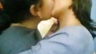 Dos sensuales lesbianas pakistaníes exploran sus deseos en un video erótico en HD.