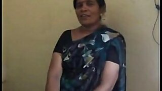 La bhabhi tamil da una mamada caliente en este video ardiente, sin dejar nada a la imaginación con el intenso audio de Kingston.