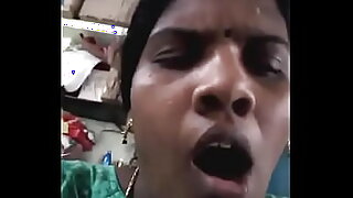 Sarala, uma tia Telugu, choca a todos com seu lado selvagem, desejando ação hardcore. Um must-watch definitivo para aqueles que procuram uma experiência única.